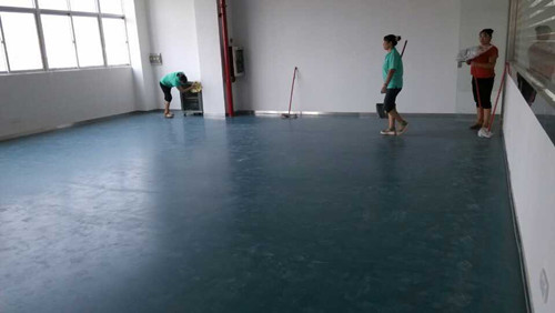 舞蹈地膠鋪設完工 舞蹈地膠鋪設完工