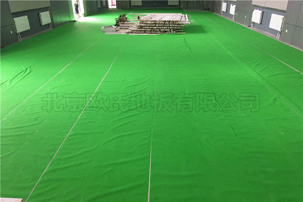 實(shí)木運(yùn)動地板