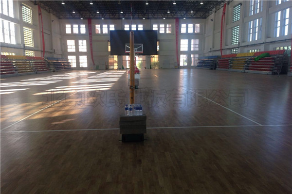 運(yùn)動(dòng)木地板 運(yùn)動(dòng)木地板