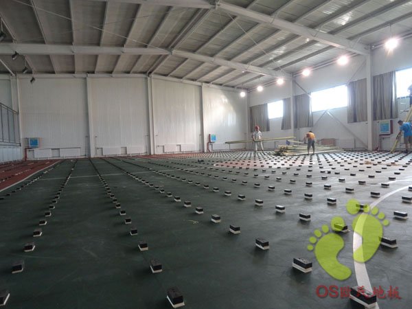 呼和浩特少年宮體育館籃球場運(yùn)動(dòng)木地板鋪設(shè)