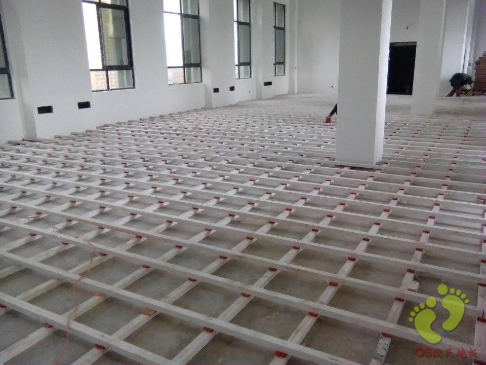 仁懷市財政局業(yè)務(wù)大樓運動木地板鋪設(shè)